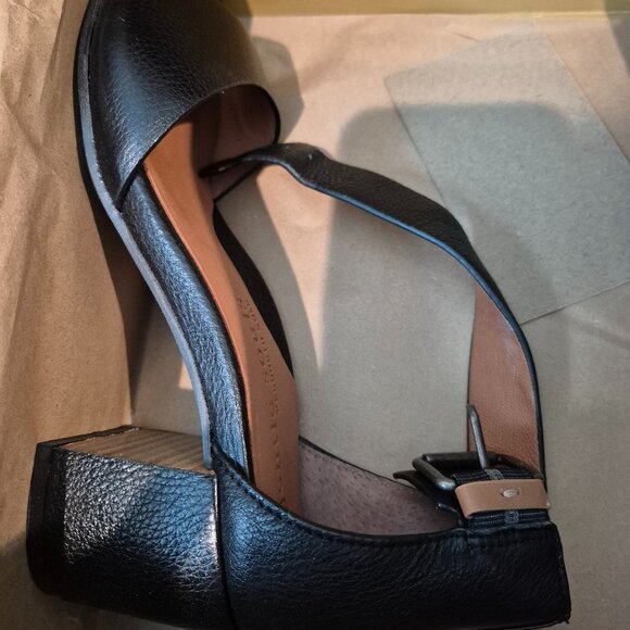 New Gentle Souls By Kenneth Cole Christa Block Heel Sandal. Black. Size 8. - Picture 4 of 7